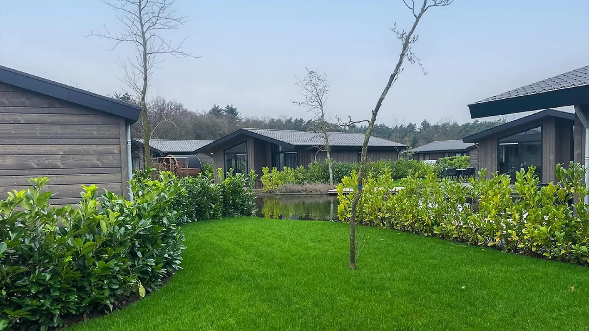 Beautiful Chalet On The Water In A Holiday Park Veldhoven 0*,