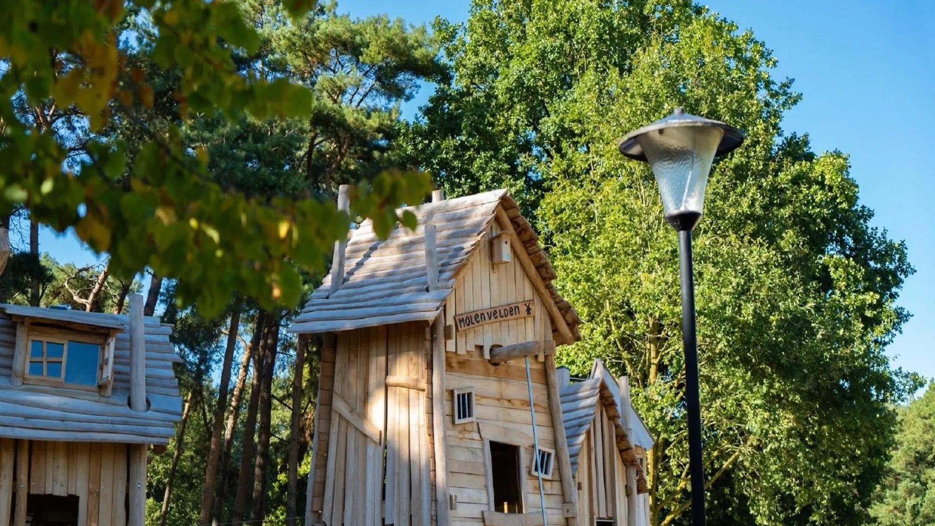 Beautiful Chalet On The Water In A Holiday Park Veldhoven